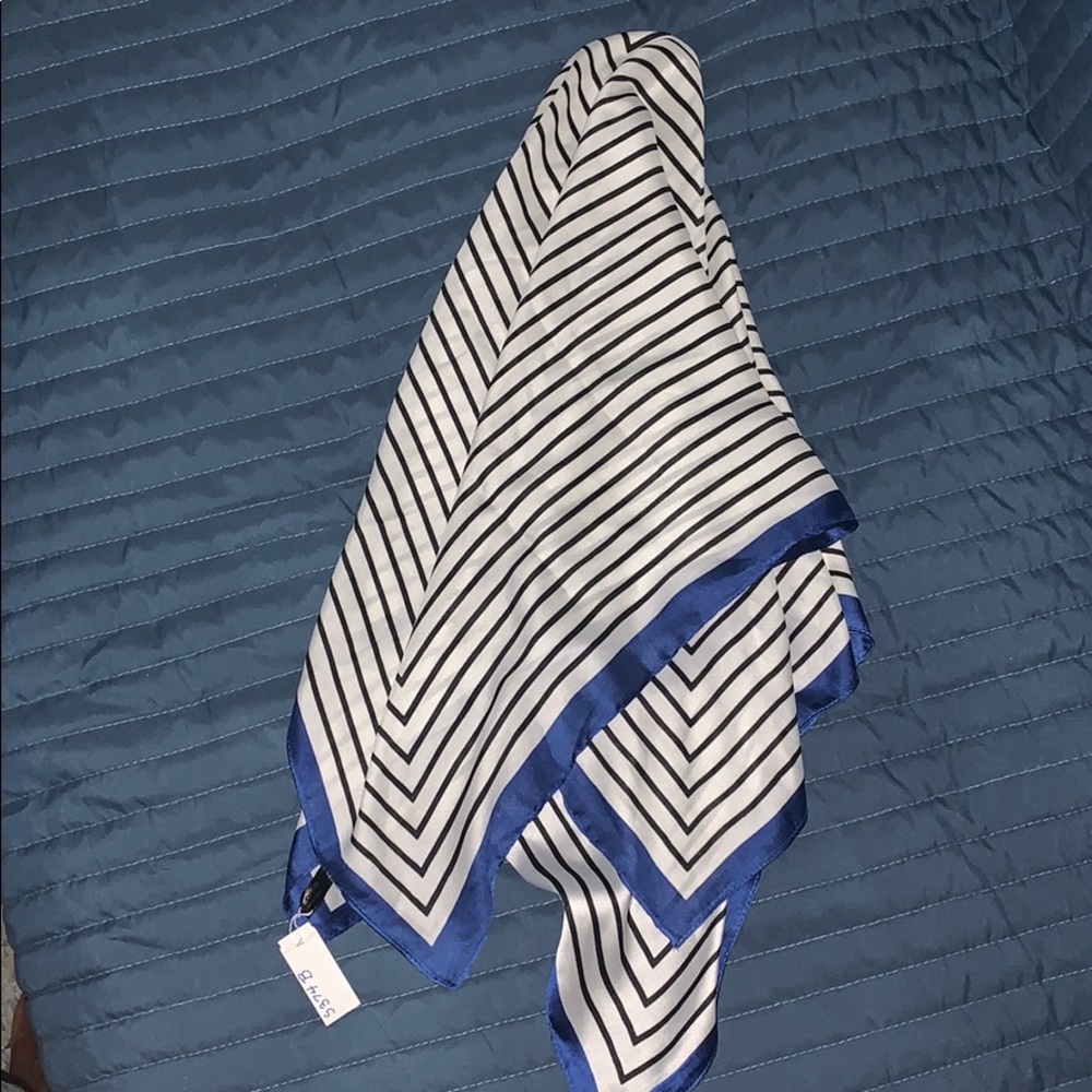 Scarf - Picture 2 of 4